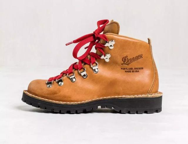 Handmade Leather Boots Mens Representative Style article image