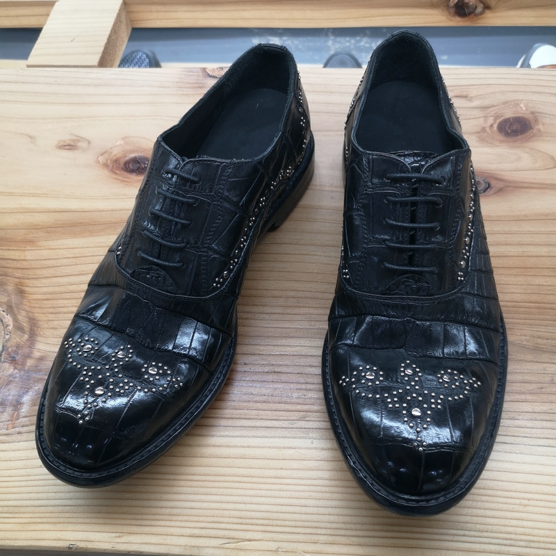 Alligator Skin Rivet Oxford Shoes