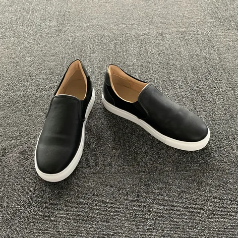 Black Leather&Suede Panel Casual Shoes