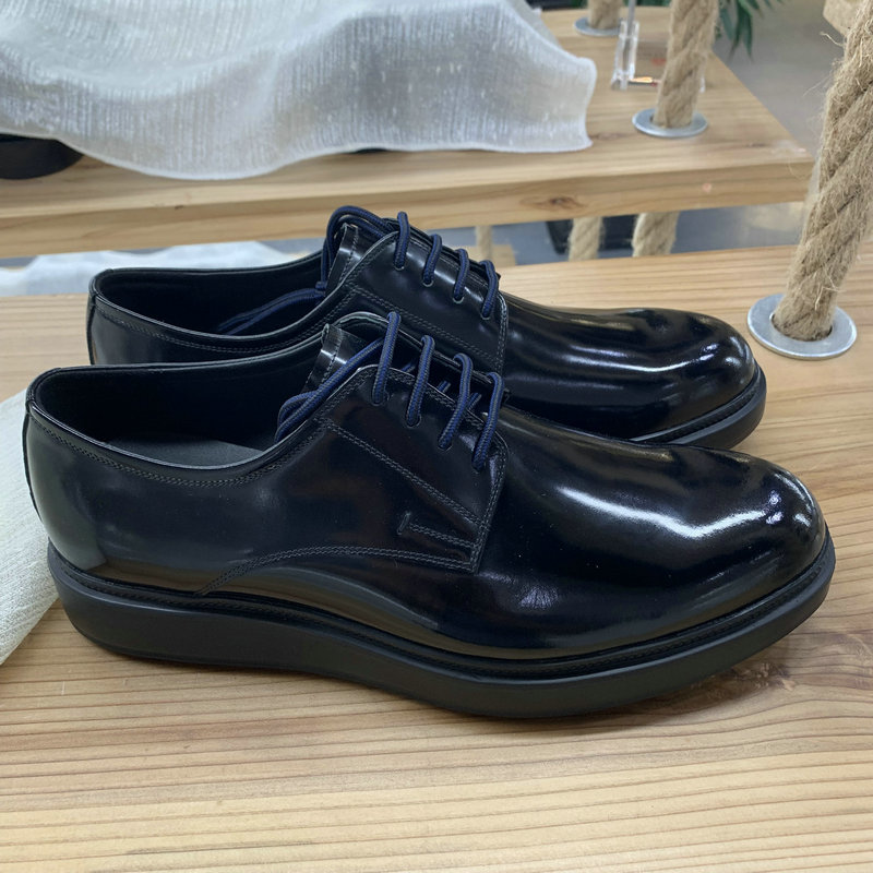 Men Classy Patent Leather Brogue Shoes image 7