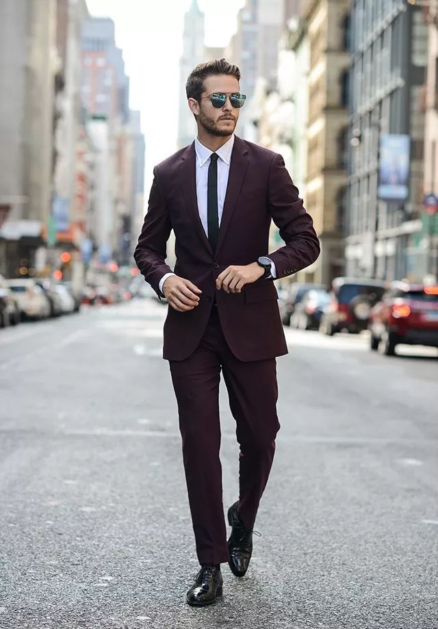 What kind of shoes do you wear to look gentleman article image