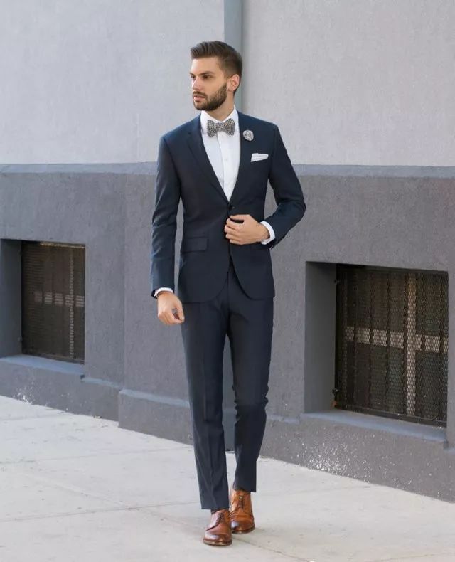 What kind of shoes do you wear to look gentleman article image