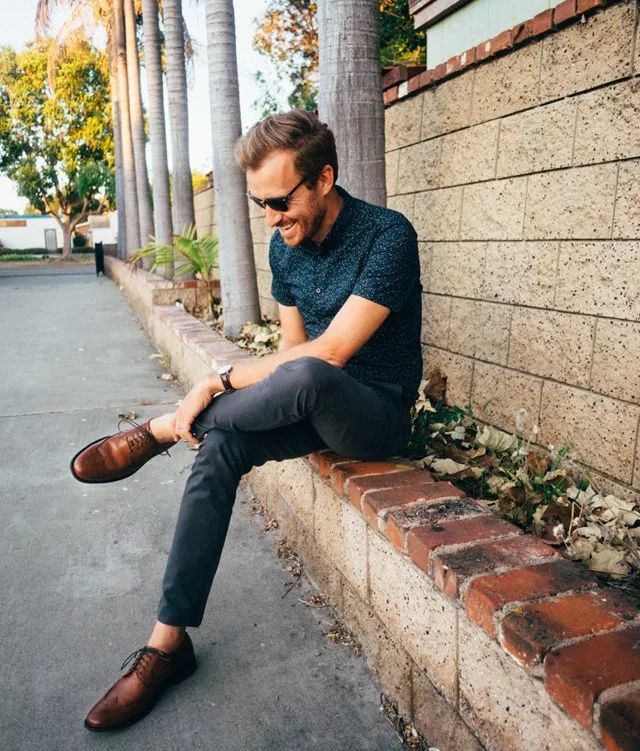 What kind of shoes do you wear to look gentleman article image