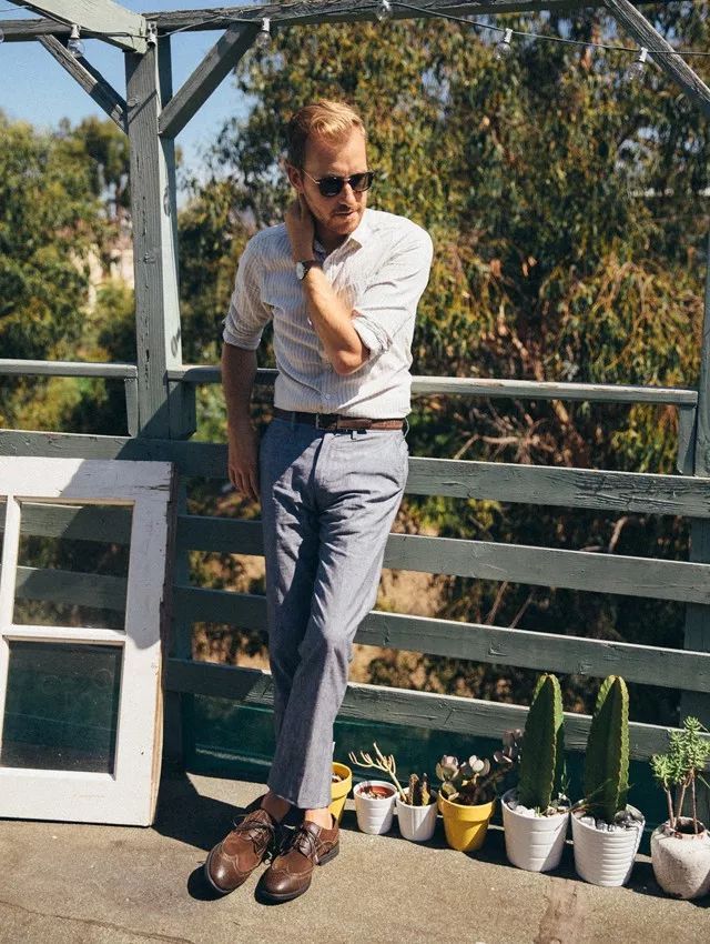 What kind of shoes do you wear to look gentleman article image