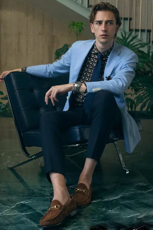 What kind of shoes do you wear to look gentleman article image