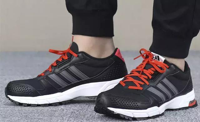 Running shoes fashion trend