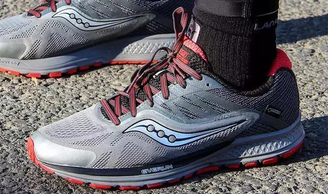 Running shoes fashion trend