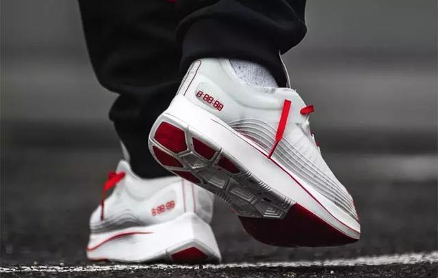 Running shoes fashion trend