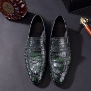 Crocodile Pattern Hasp Pointed Shoes