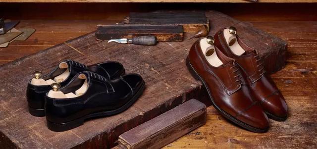Different types of leather shoes article image