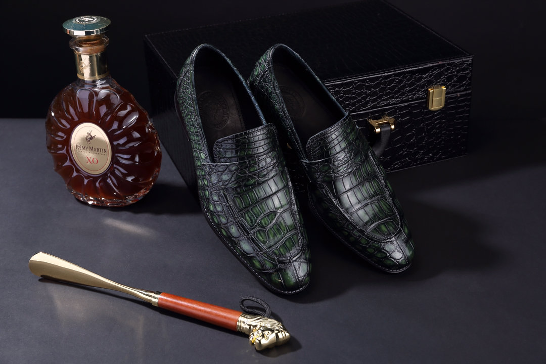 Crocodile Pattern Hasp Pointed Shoes BMGAS120100 image 4