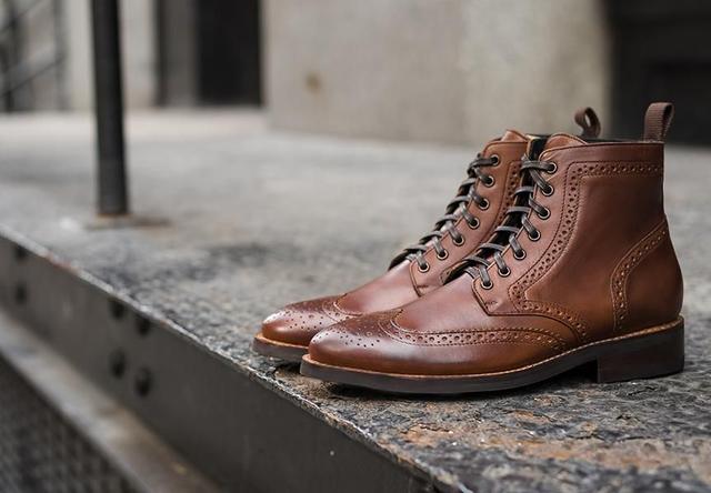 Brogue shoes definition article image
