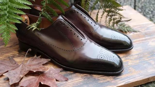 Different types of leather shoes article image