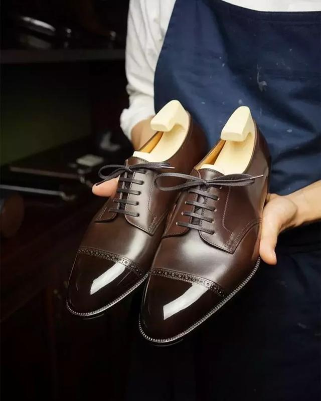 Different types of leather shoes article image