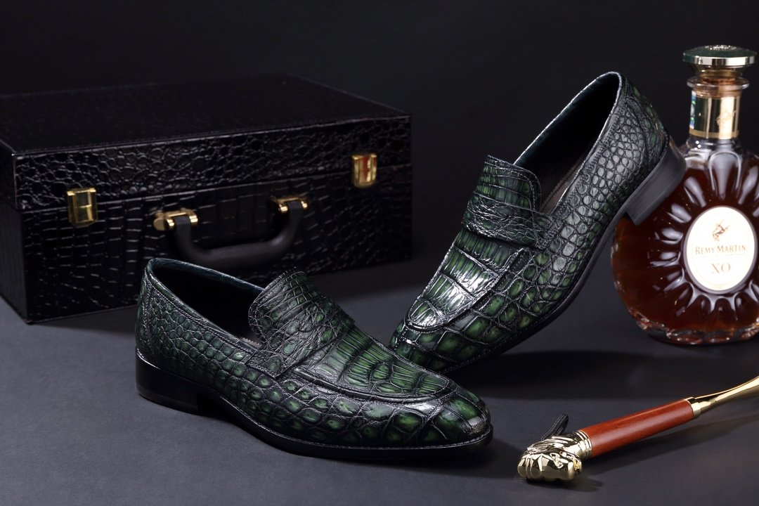 Crocodile Pattern Hasp Pointed Shoes BMGAS120100 image 2