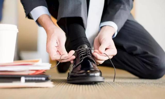 Cap toe shoes definition article image