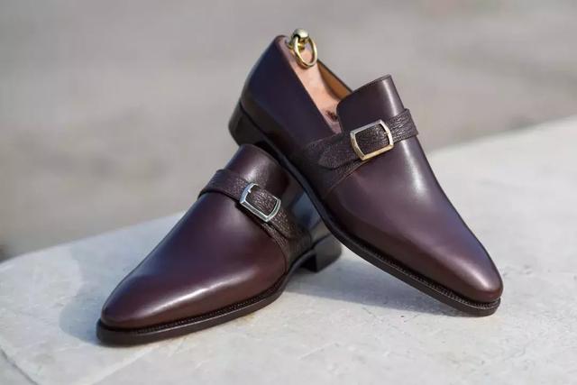 Cap toe shoes definition article image