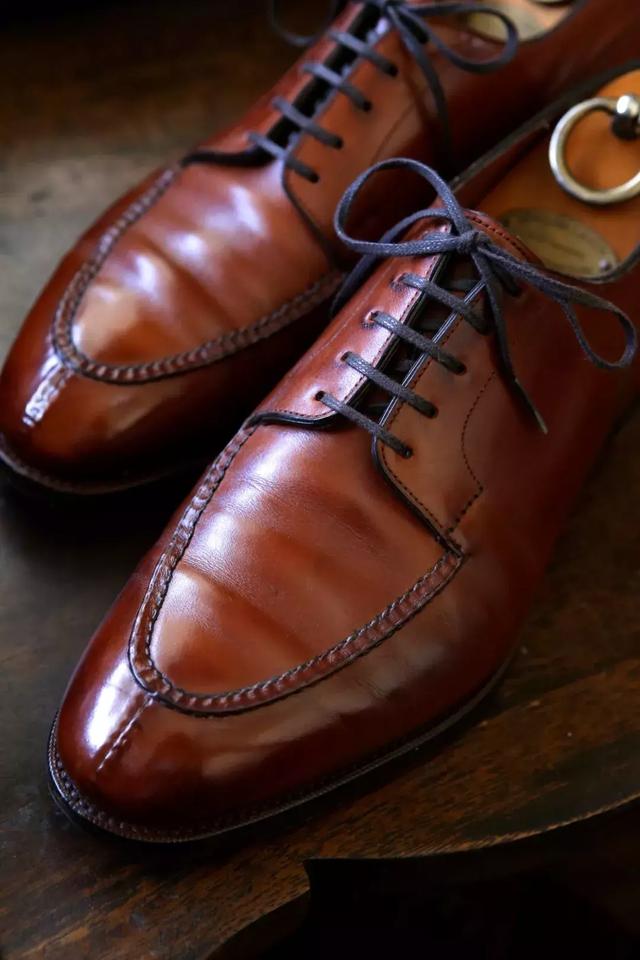 Cap toe shoes definition article image