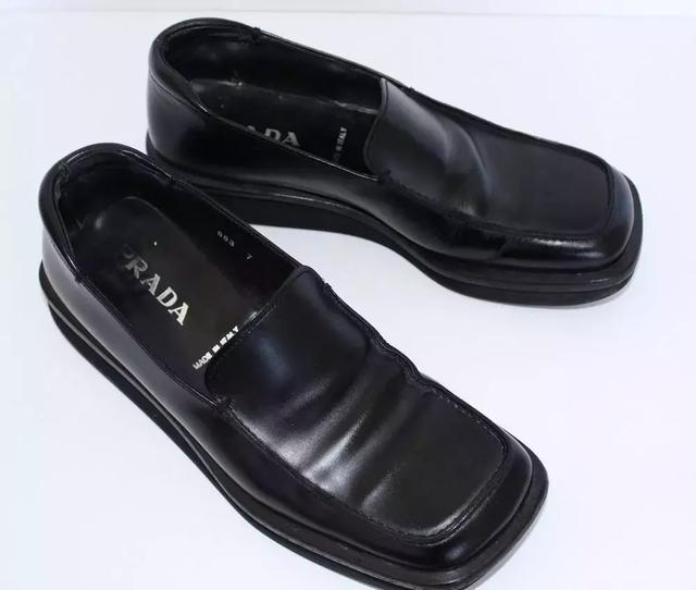 Cap toe shoes definition article image