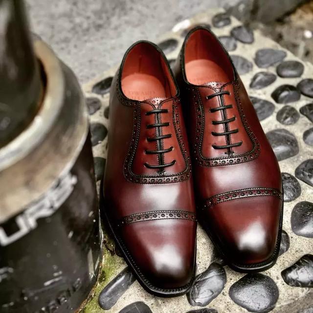Cap toe shoes definition article image