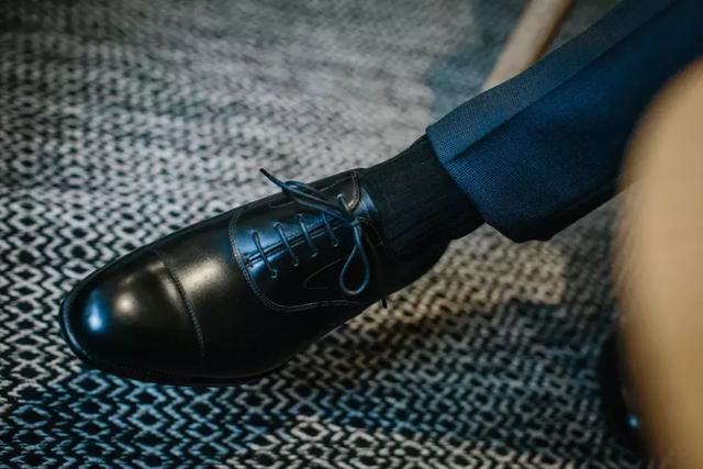 Cap toe shoes definition article image