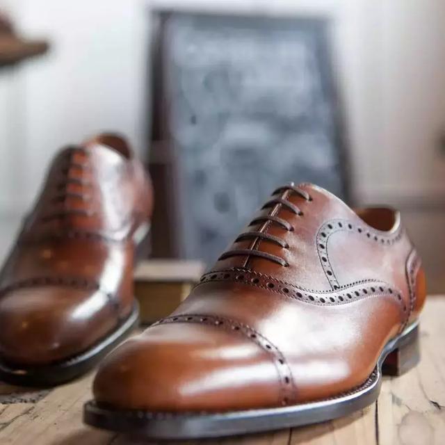 Cap toe shoes definition article image