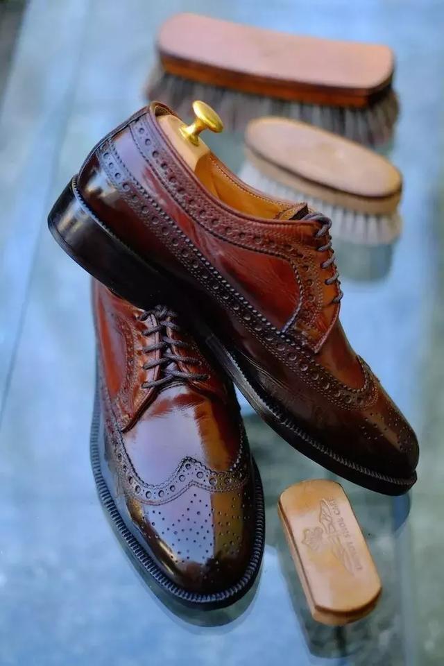 Cap toe shoes definition article image