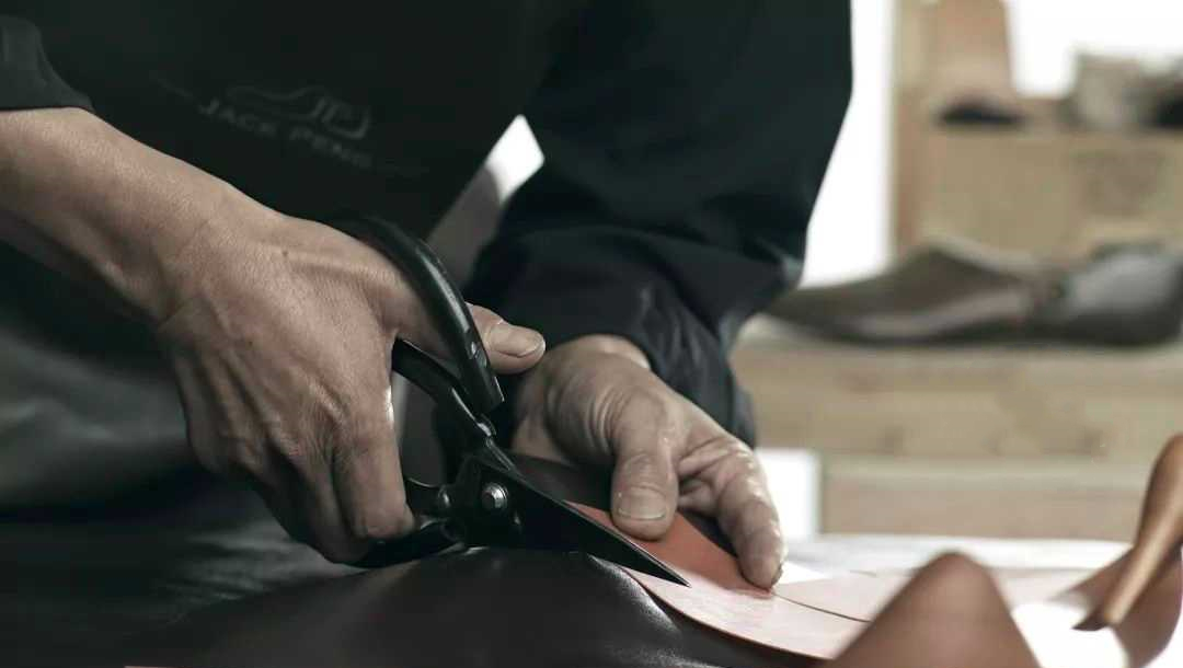 How To Customize Leather Shoes article image