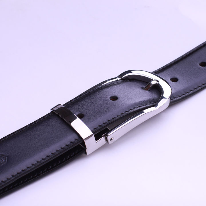 What does a real leather dress belt look like? article image