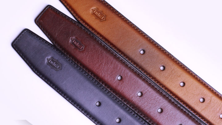 What does a real leather dress belt look like? article image
