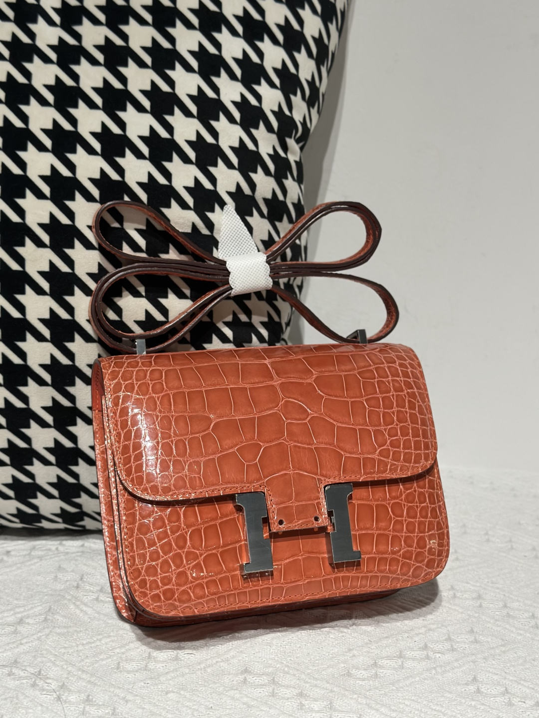 Alligator Leather Geranium Red 18cm Glossy Silver Hardware Flap Shoulder Bag WAB002