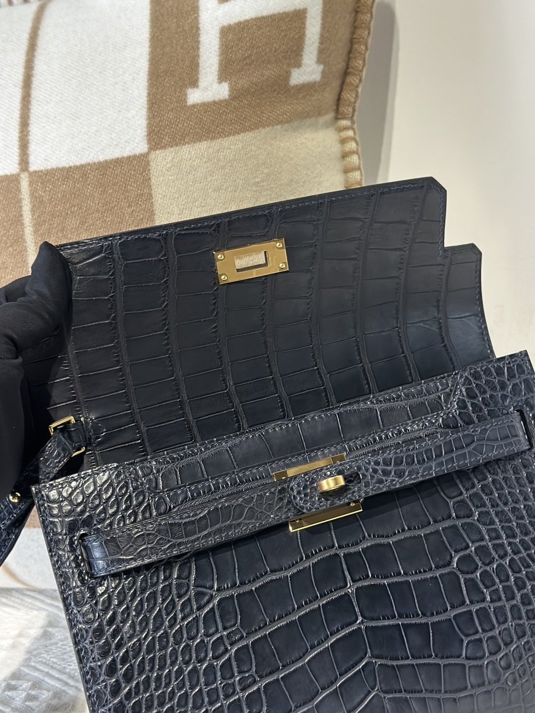 Alligator Leather Navy 25cm Matte Gold Hardware Clutch Bag WAB012 photo 3