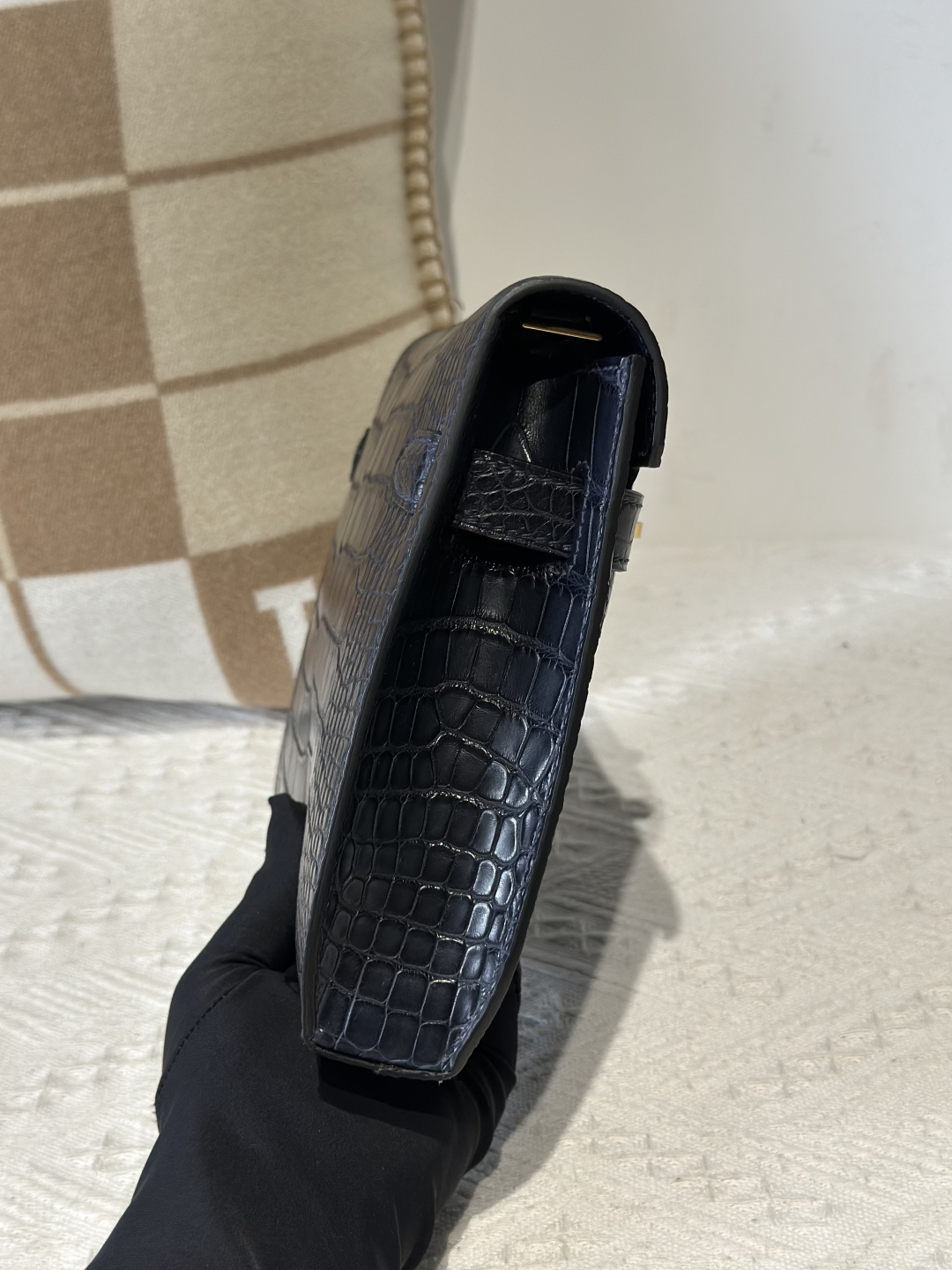 Alligator Leather Navy 25cm Matte Gold Hardware Clutch Bag WAB012 photo 5