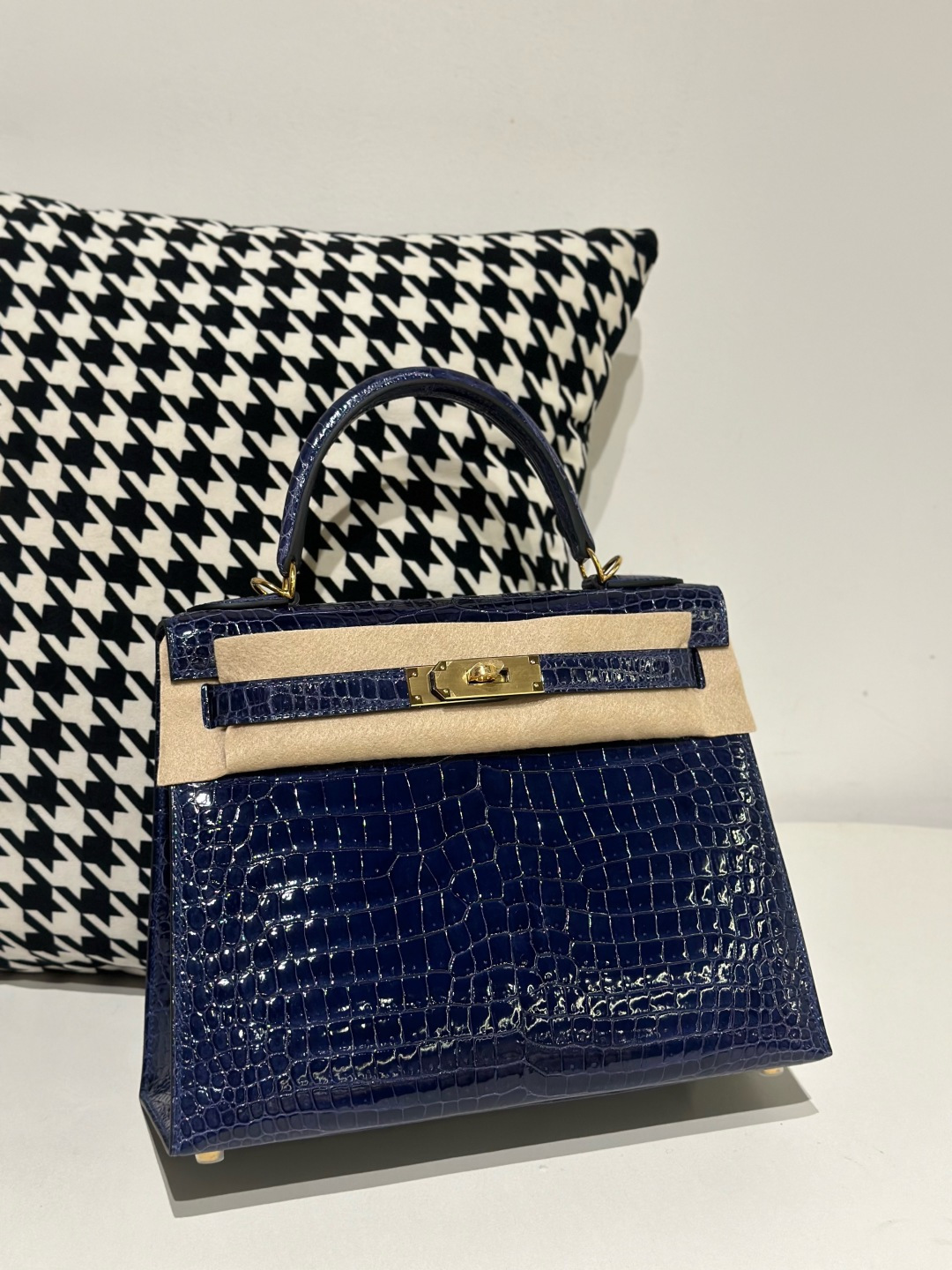 Crocodile Leather 28cm Glossy Top Handle Bag Collection WCB008 image 4