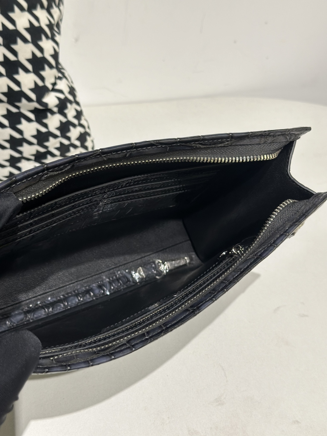 Crocodile Leather Men's Purple Hand-Finished Silver Hardware Clutch Bag WCB036 photo 3
