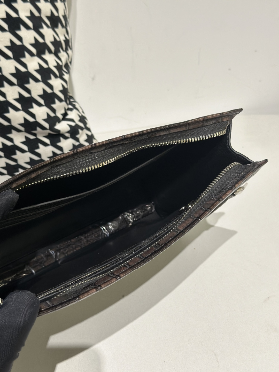 Crocodile Leather Men's Ash Gray Hand-Finished Silver Hardware Clutch Bag WCB038 image 3