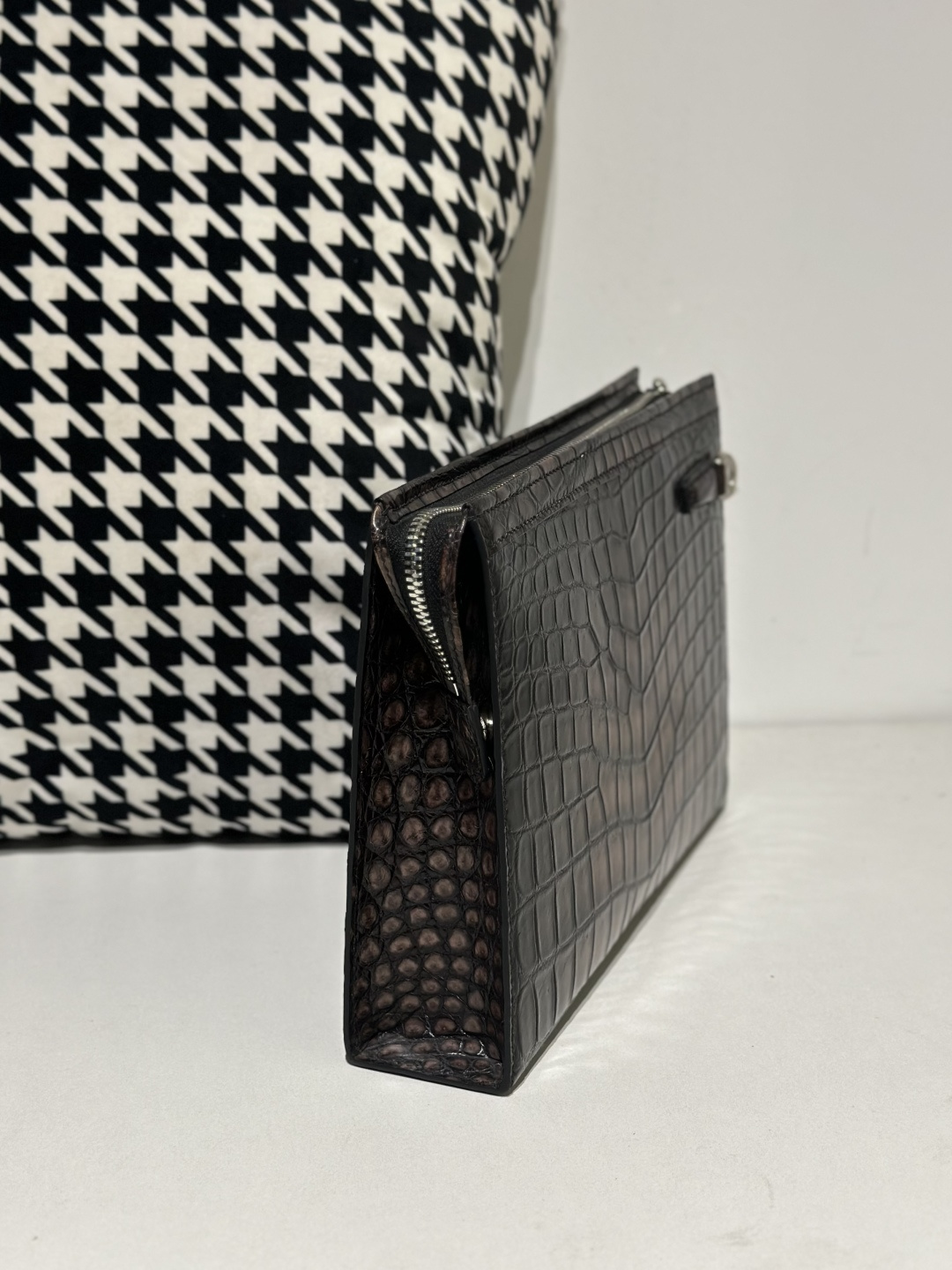 Crocodile Leather Men's Ash Gray Hand-Finished Silver Hardware Clutch Bag WCB038 image 4