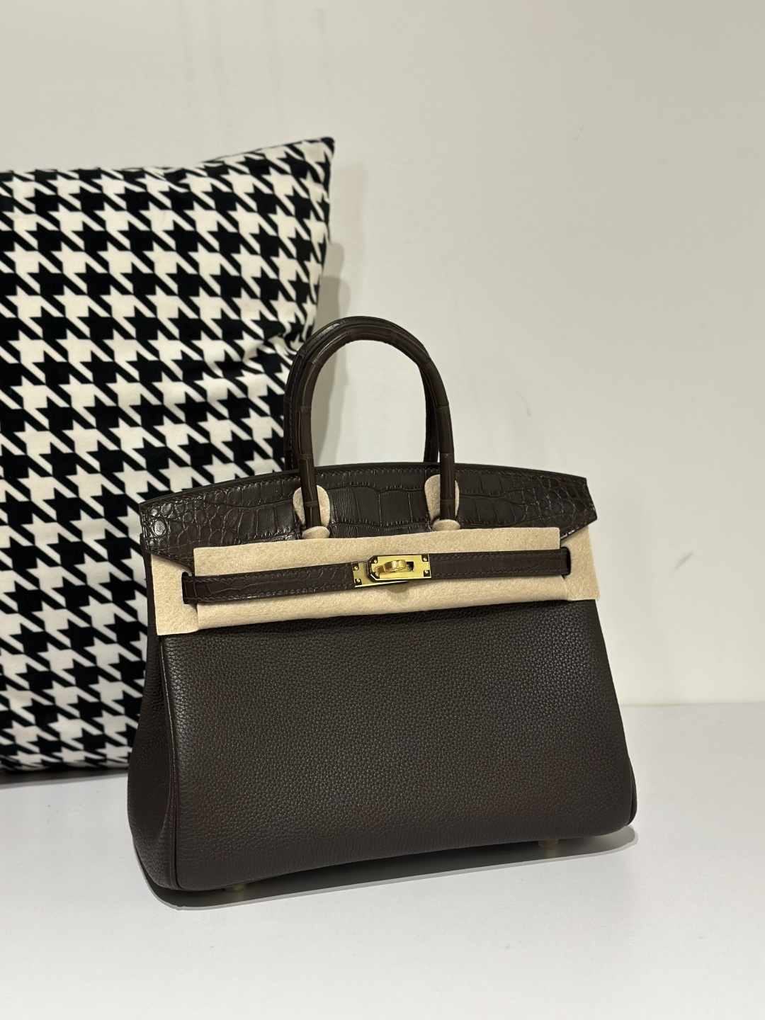 Crocodile Leather Ebony 25cm Matte Mixed Leather Gold Hardware Top Handle Tote Bag WCB057 photo 2