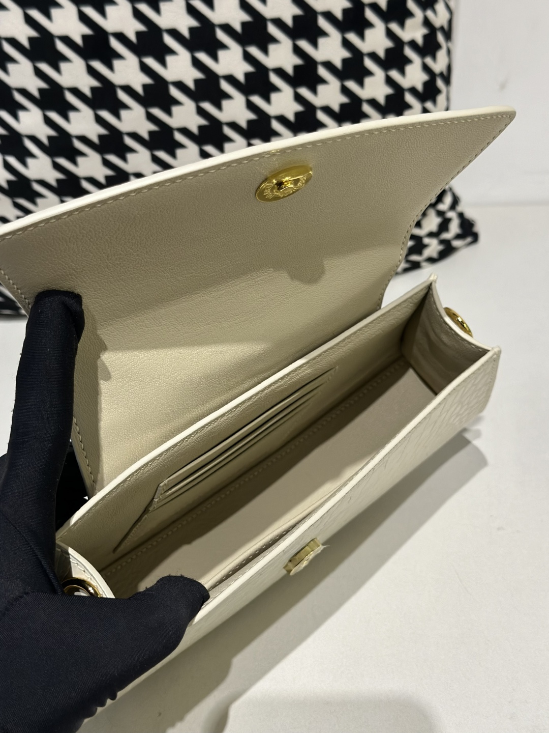 Crocodile Leather Women's Belly Cut Glacier White Gold Hardware Metal Hardware Clutch Bag WCB072 photo 2