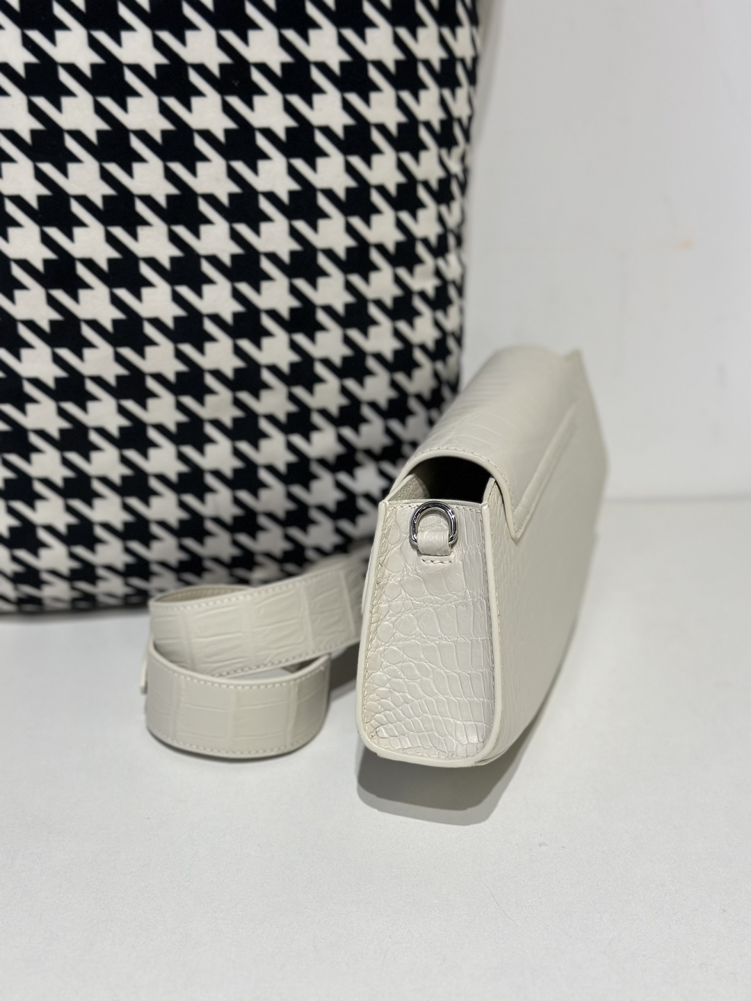 Crocodile Leather Women's Belly Cut Glacier White Matte Silver Hardware Clutch Bag WCB073 image 4