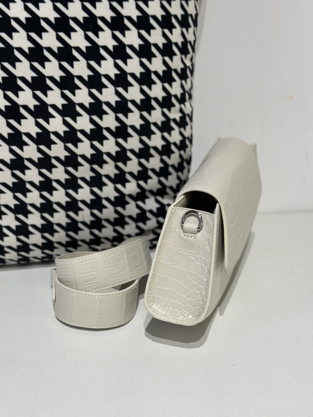 Crocodile Leather Women's Belly Cut Glacier White Matte Silver Hardware Clutch Bag WCB073 image 5