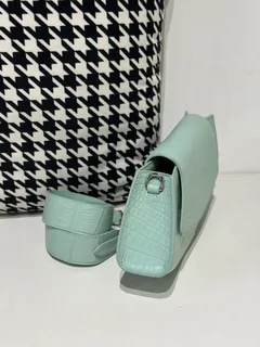 Crocodile Leather Women's Belly Cut Mint Green Silver Hardware Metal Hardware Clutch Bag WCB074 image 5