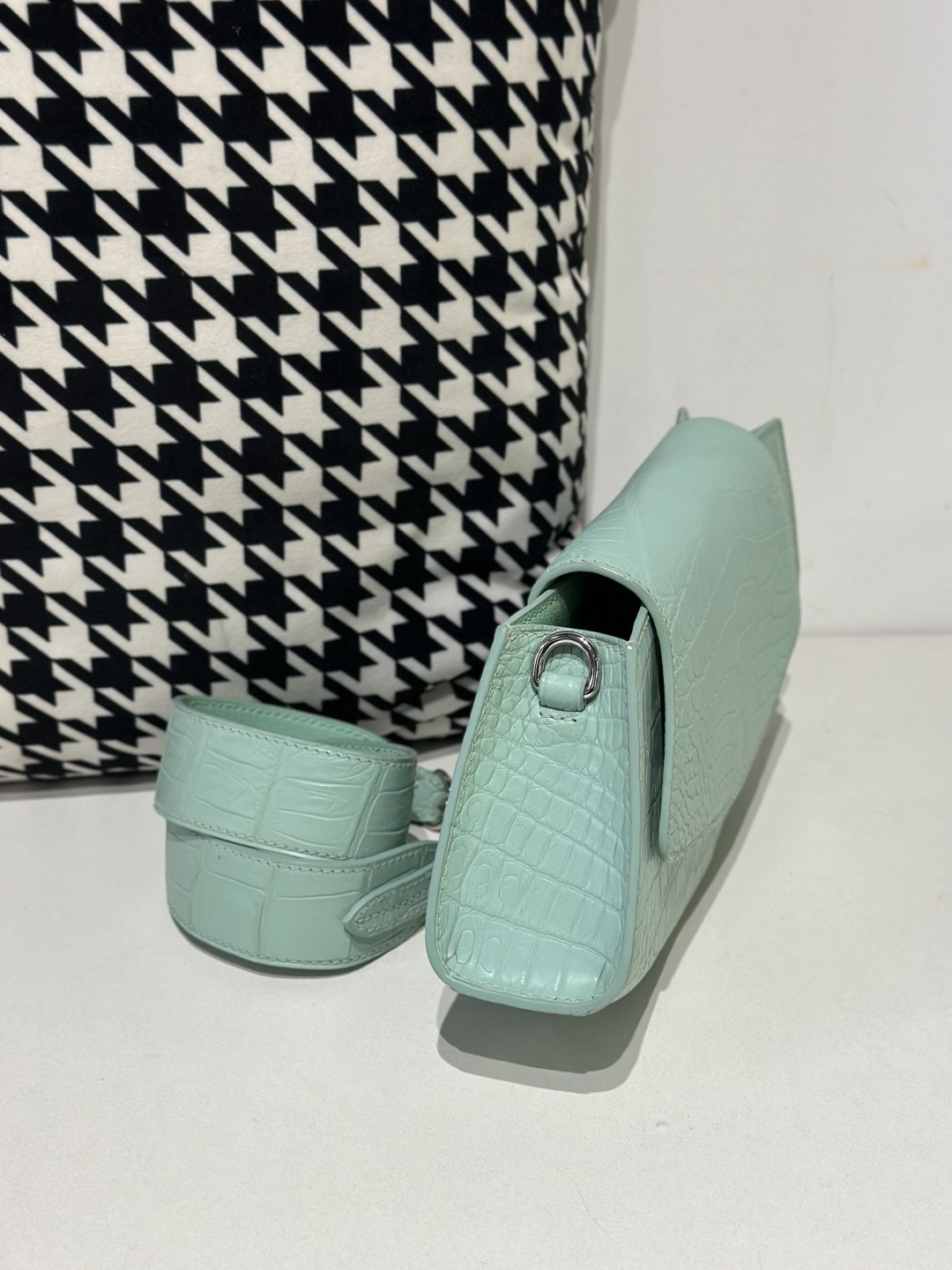 Crocodile Leather Women's Belly Cut Mint Green Silver Hardware Metal Hardware Clutch Bag WCB074 image 5