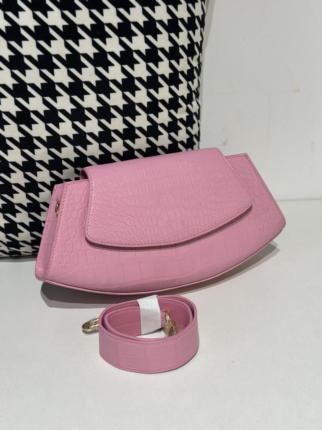 Crocodile Leather Women's Belly Cut Sakura Pink Gold Hardware Metal Hardware Clutch Bag WCB076