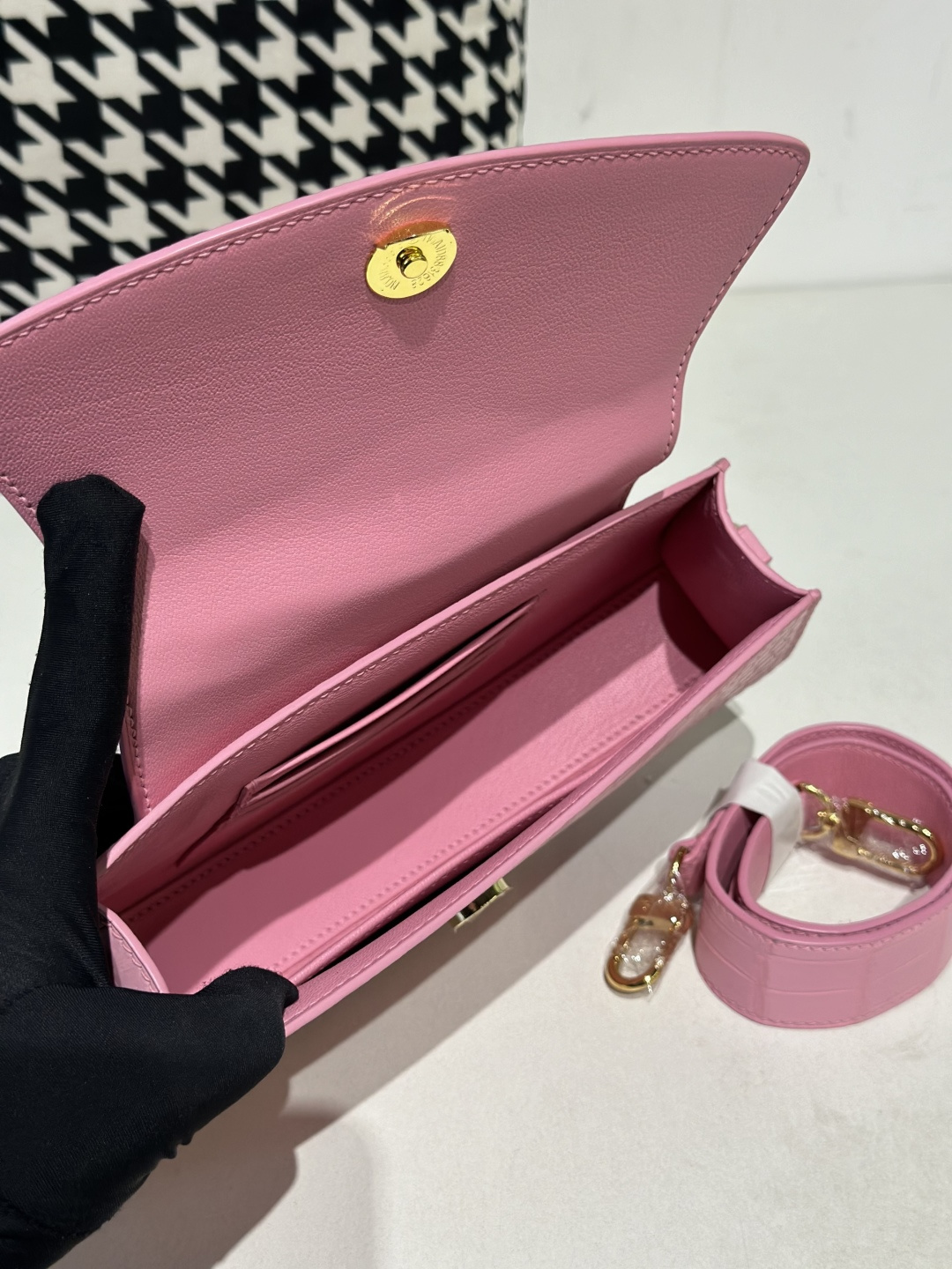 Crocodile Leather Women's Belly Cut Sakura Pink Gold Hardware Metal Hardware Clutch Bag WCB076 photo 2