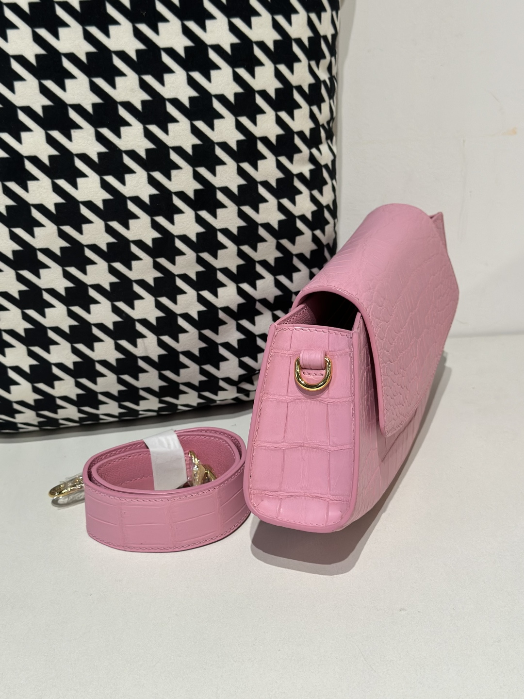 Crocodile Leather Women's Belly Cut Sakura Pink Gold Hardware Metal Hardware Clutch Bag WCB076 photo 5