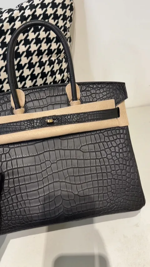 Crocodile Leather Black 30cm Matte Gold Hardware Top Handle Tote Bag WCB115