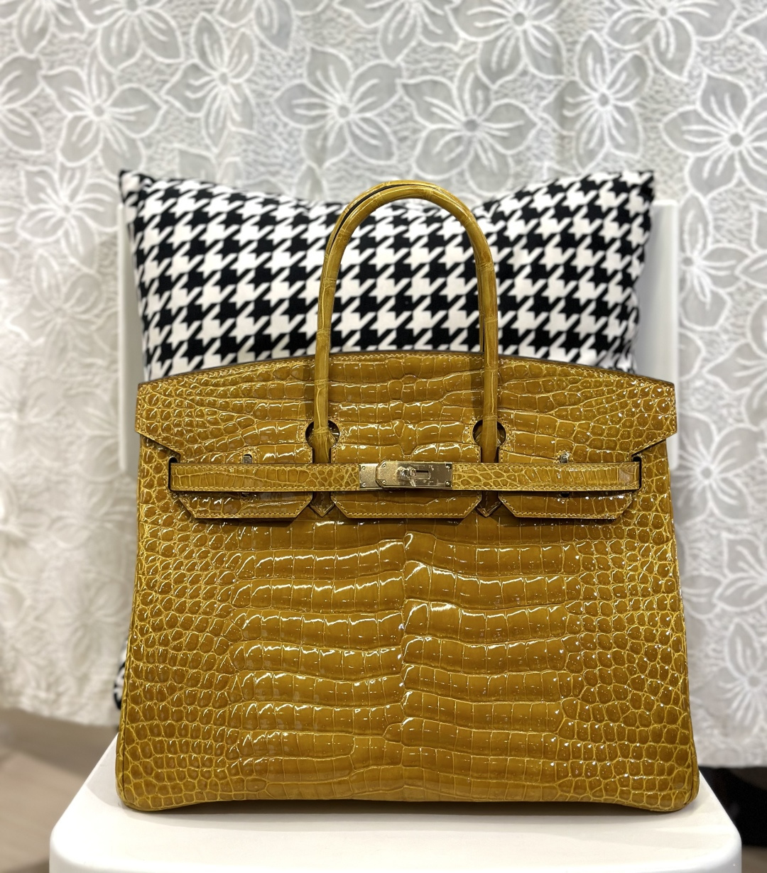 Crocodile Leather 35cm Glossy Top Handle Tote Bag WCB147
