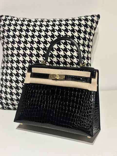 Crocodile Leather Black 28cm Glossy Gold Hardware Top Handle Bag WCB155