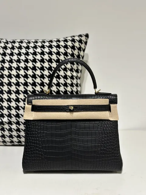 Crocodile Leather Inside Stitch Black 28cm Matte Gold Hardware Top Handle Bag WCB162